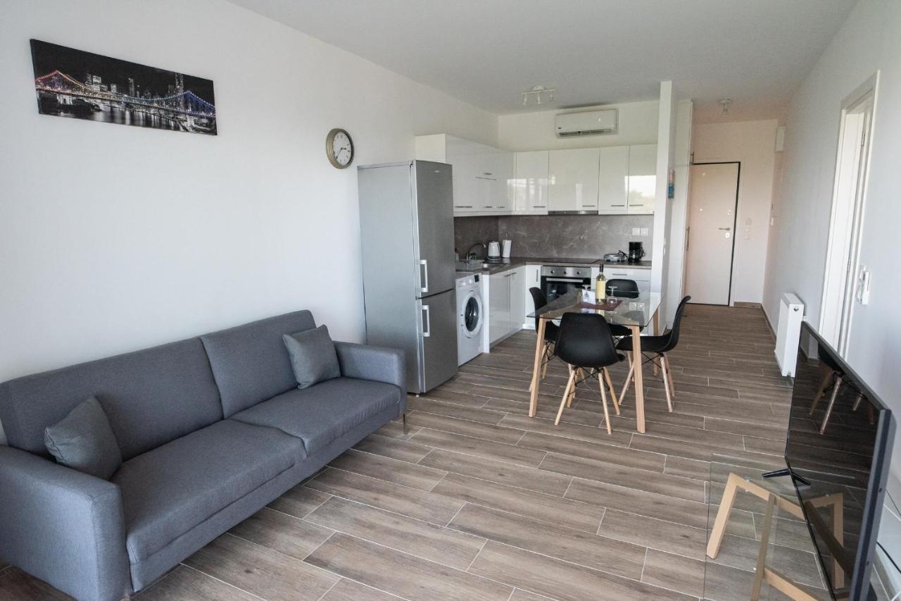 Cozy Apartment In Palaio Faliro With A Great View 雅典 外观 照片